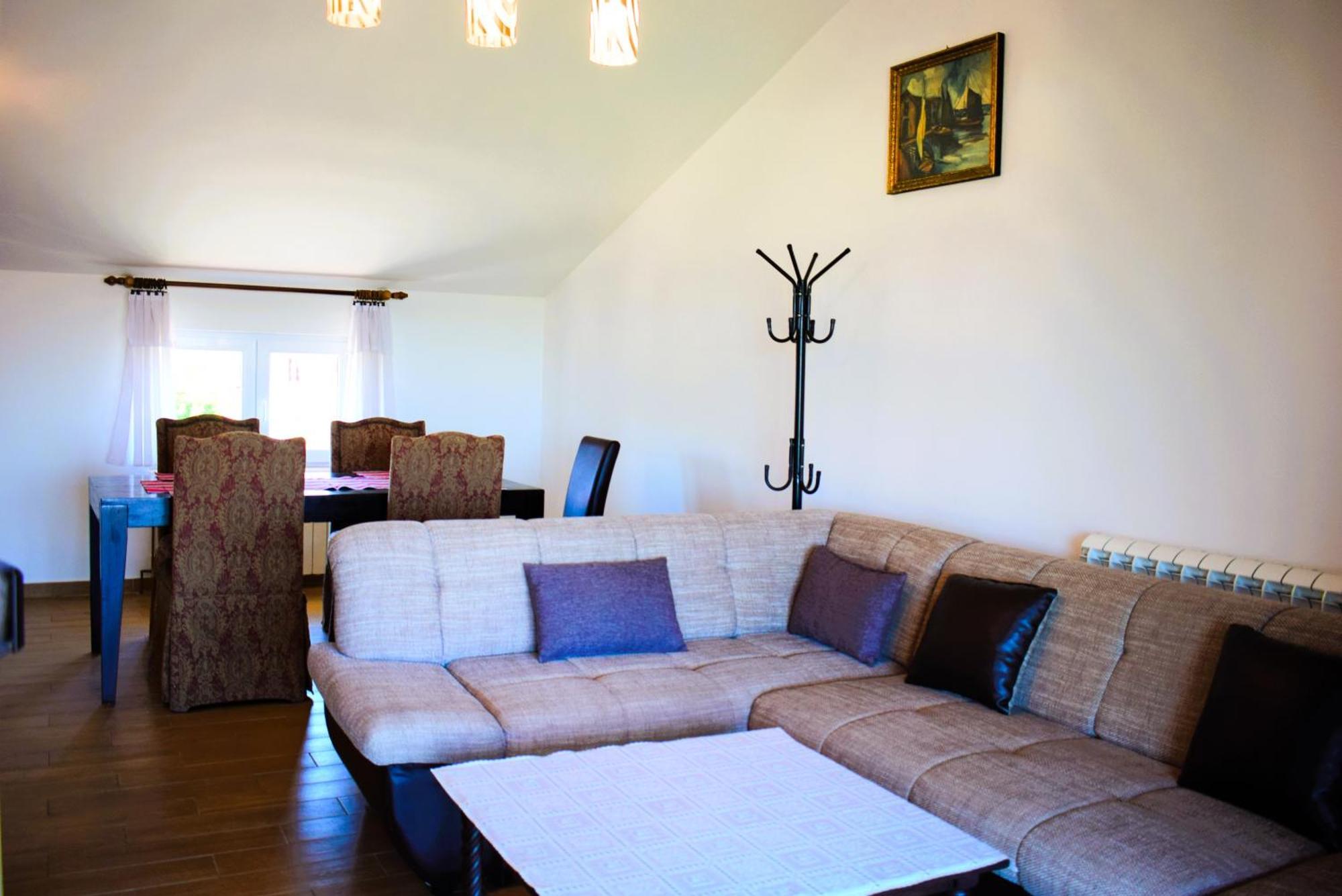 Apartments Milica Malinska Bilik gambar